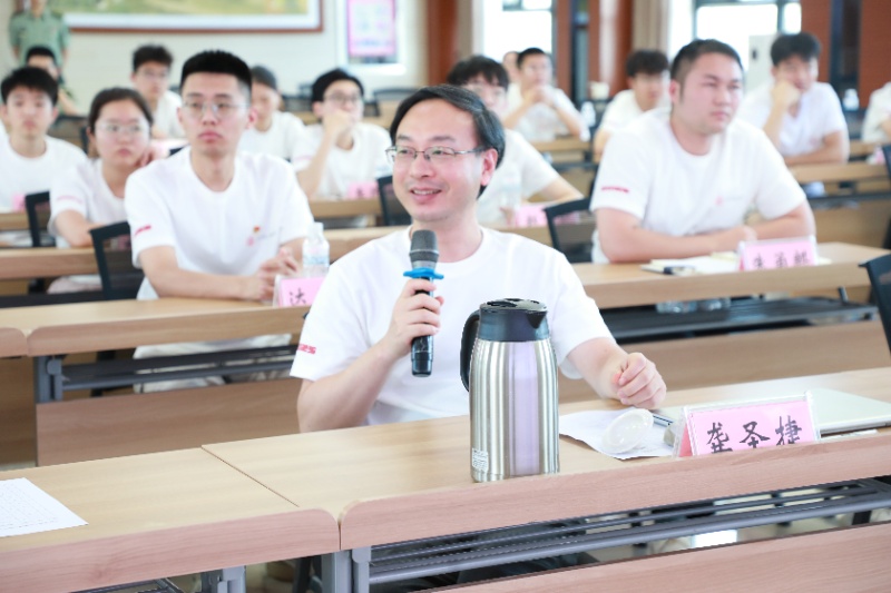 1754052851287430.jpg 圖3 龔圣捷老師現(xiàn)場交流_resized.JPG