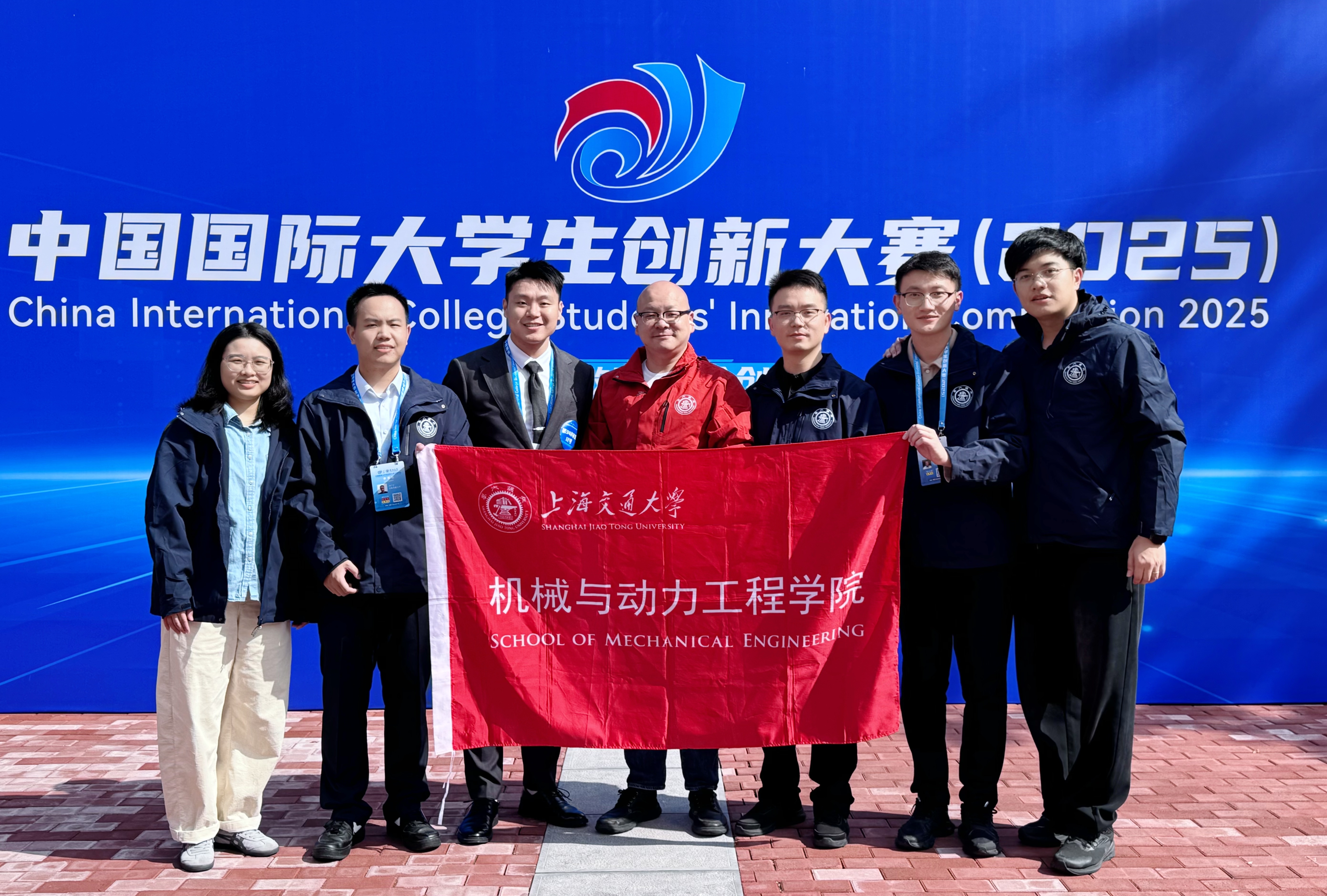 圖3 熵基智冷團(tuán)隊(duì)合照_副本.jpg