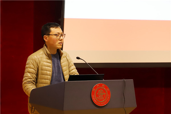 圖6 徐震原介紹節(jié)能減排.jpg