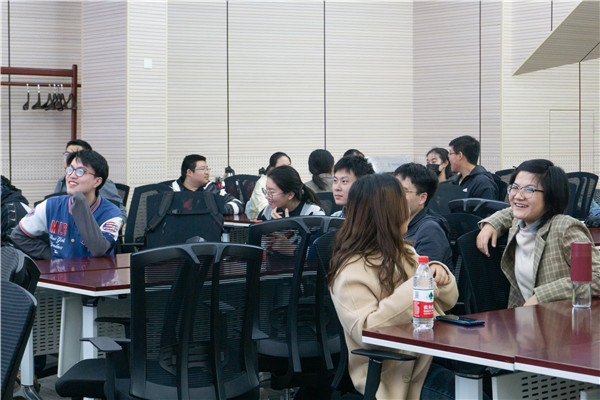 圖七 破冰活動(dòng)照片.jpg