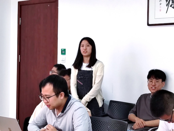 1624281082235734.jpg 圖片2同學(xué)發(fā)言.jpg