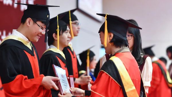 1624788040446053.jpg 頒獎.jpg