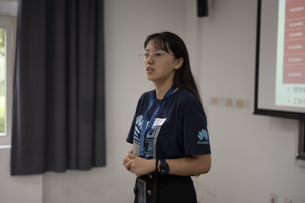 圖3 蔣田發(fā)言.jpg