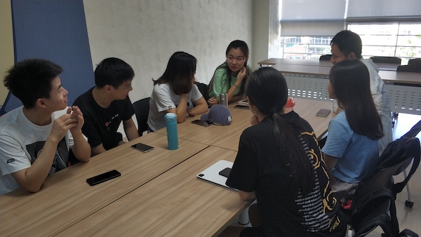 1632748873405573.jpg 圖四+杜仲星等同志討論.jpg