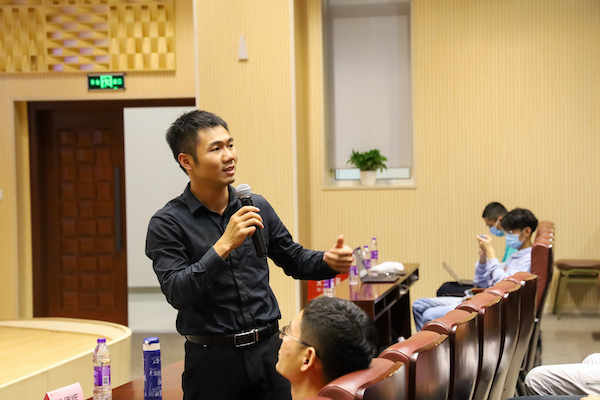 1634359150951552.jpg 圖3 徐德輝老師評(píng)論.jpg