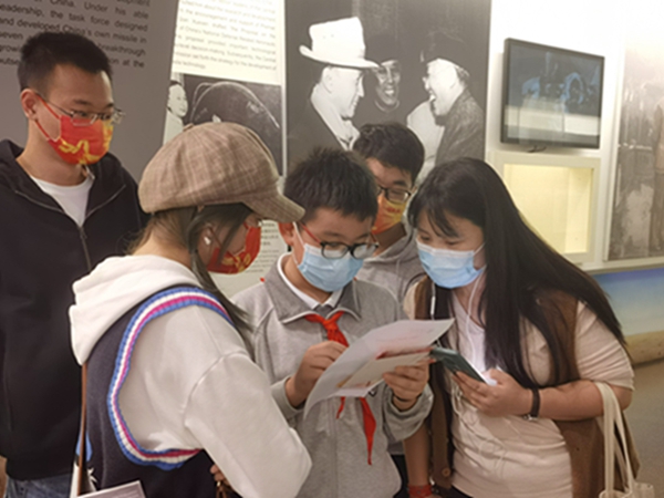 1636965432826600.jpg 圖5 采訪參觀者2.jpg