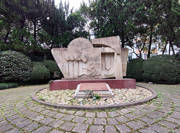 1636965500435977.jpg 圖6 徐匯校區(qū)校園覓跡2.jpg