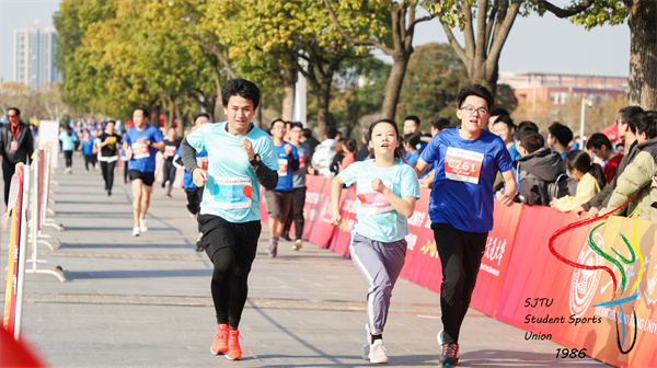 1638790626779919.jpg 圖2 競速跑照片.jpg