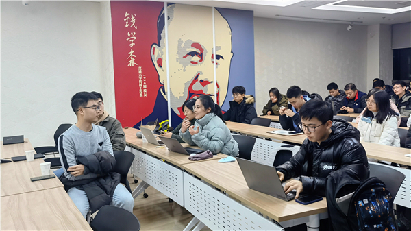 1642672414815801.jpg 圖片3-提問交流現(xiàn)場.jpg