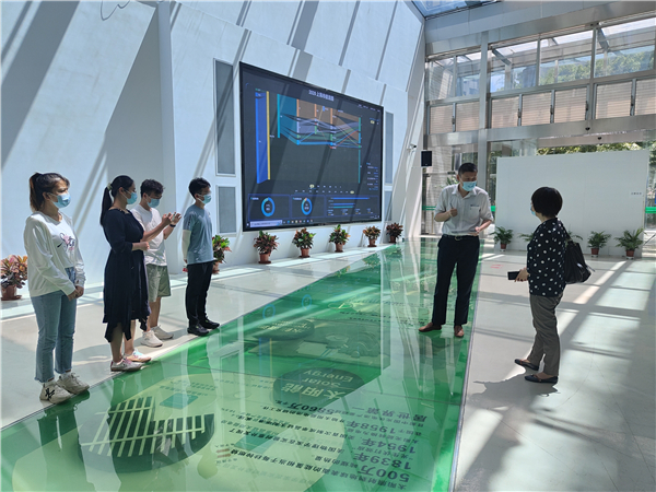 圖2 參觀展廳.jpg