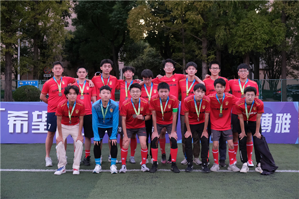 1666438098485041.jpg 圖1:機(jī)動男足合照.jpg