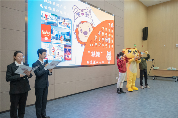 1669774792497373.jpg 圖2:演講過程.jpg