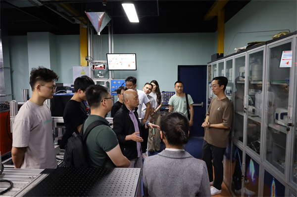 圖10+實(shí)驗(yàn)室參觀1.jpg