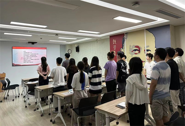 圖3 支部成員奏唱國歌.jpg