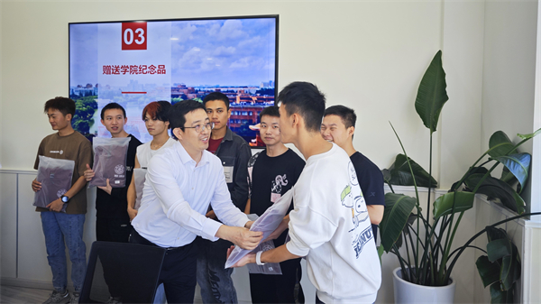 1698147194531667.jpg 圖三 領(lǐng)導(dǎo)合影.jpg