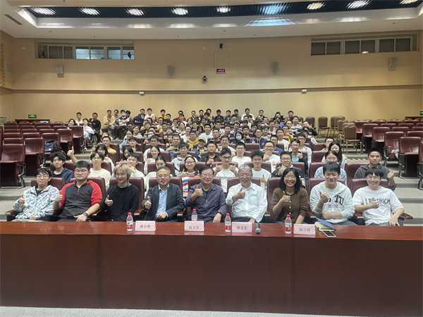 圖6 制造所師生合影.jpg