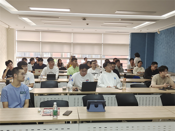 1698767095323062.jpg 圖1 同學(xué).jpg