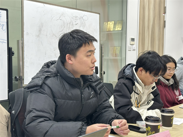 圖4 葉璟天發(fā)言.jpg