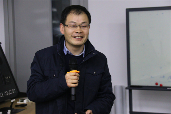 1706009042516253.jpg 圖4 吳亞東老師黨課教育.jpg