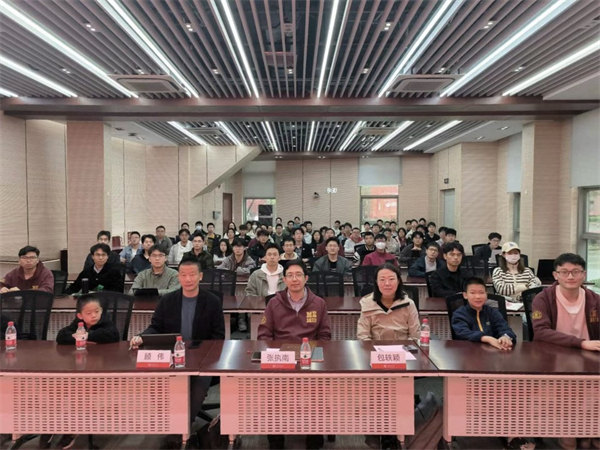 圖2 校友論壇合影.jpg