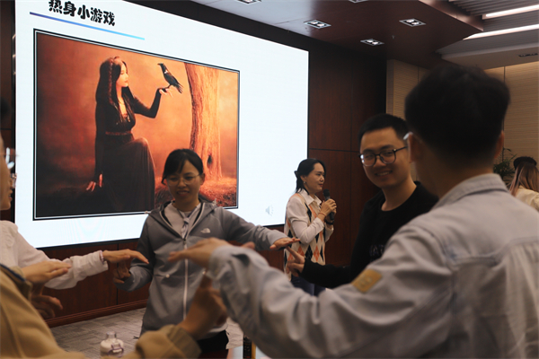 圖2 烏鴉喝水熱身小游戲.jpg