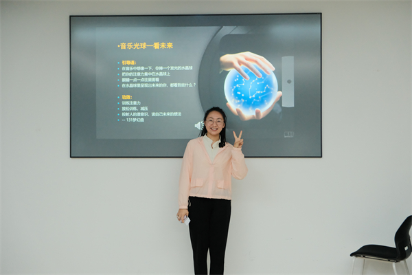 圖6 同學與未來合影留念2.jpg