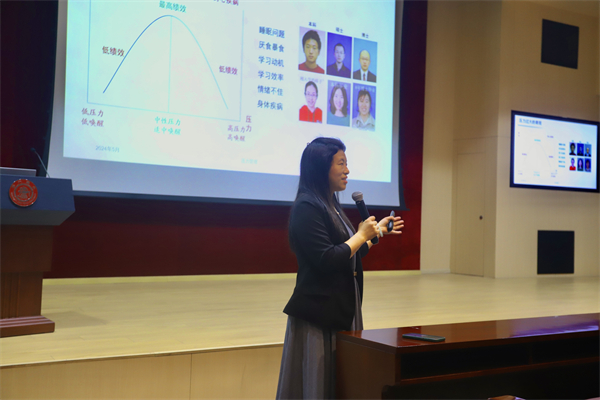 圖2 老師特寫.jpg