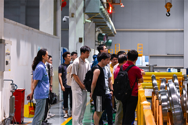 1722664812190579.jpg 圖3-支部成員參觀燃氣輪機車間.jpg