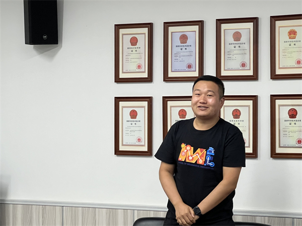 圖6 新生黨員自我介紹.jpg