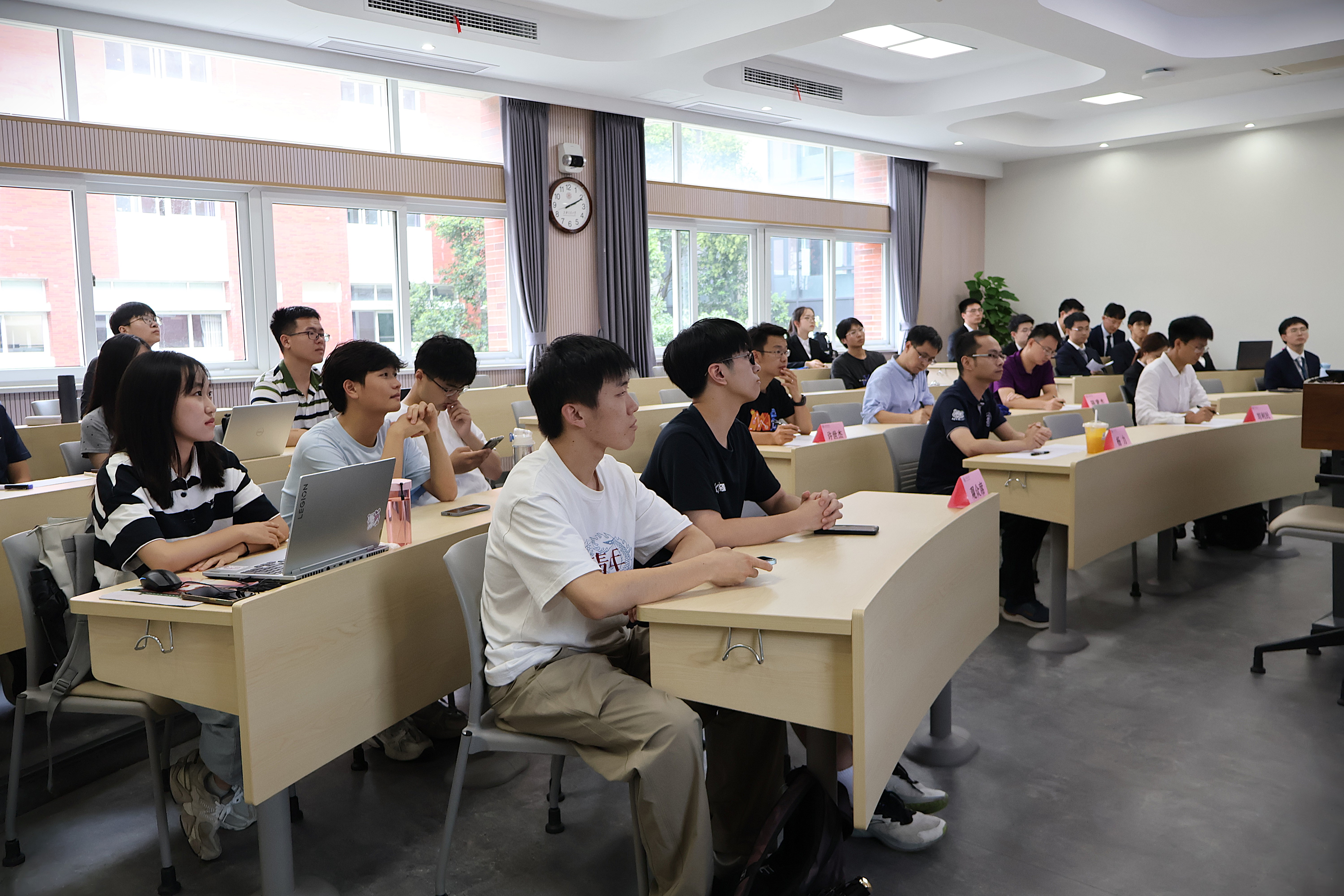 1728983397241421.jpg 1728983397241421.jpg