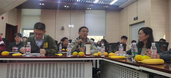 圖5 青年教師發(fā)言.jpg