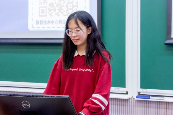 圖3 侯茜雅發(fā)言.jpg