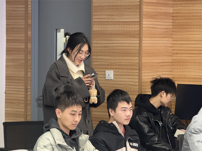 1737280377565623.jpg 圖5 考察人陳依諾發(fā)言.jpg