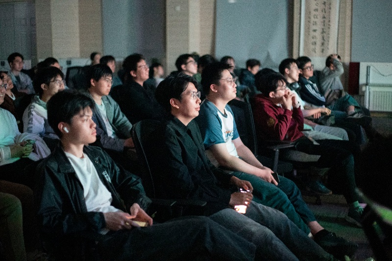 1744525936497698.jpg 圖2 沉浸觀影:從電影中一窺情緒_resized.jpg