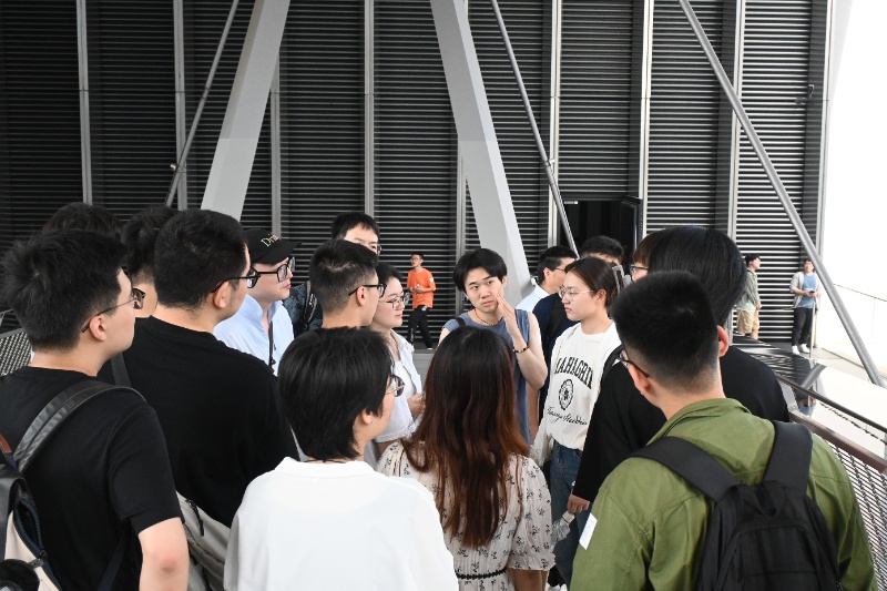 1751627789261925.jpg 實(shí)踐團(tuán)師生參觀大疆天空之城_resized.jpg