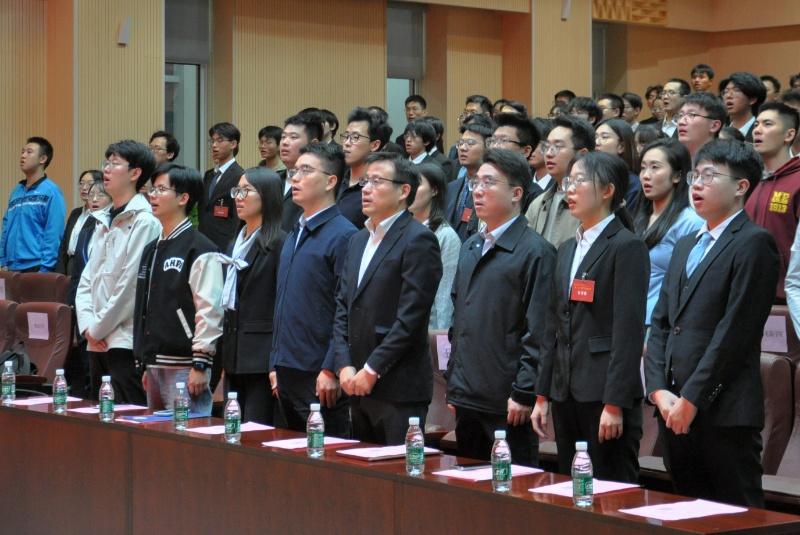 圖2 集體唱國歌_resized.jpg