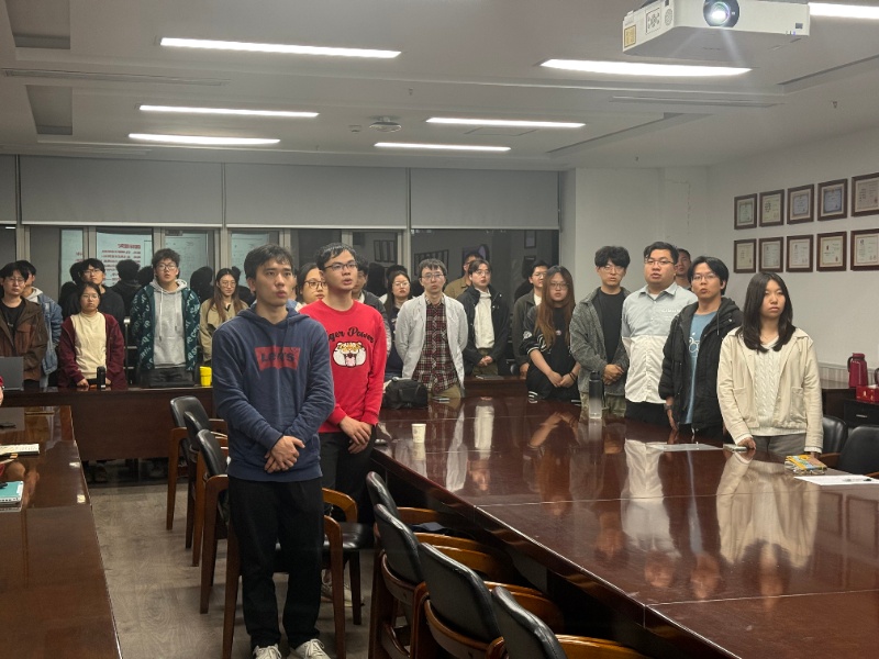 圖1 全體奏唱國歌_resized.jpg