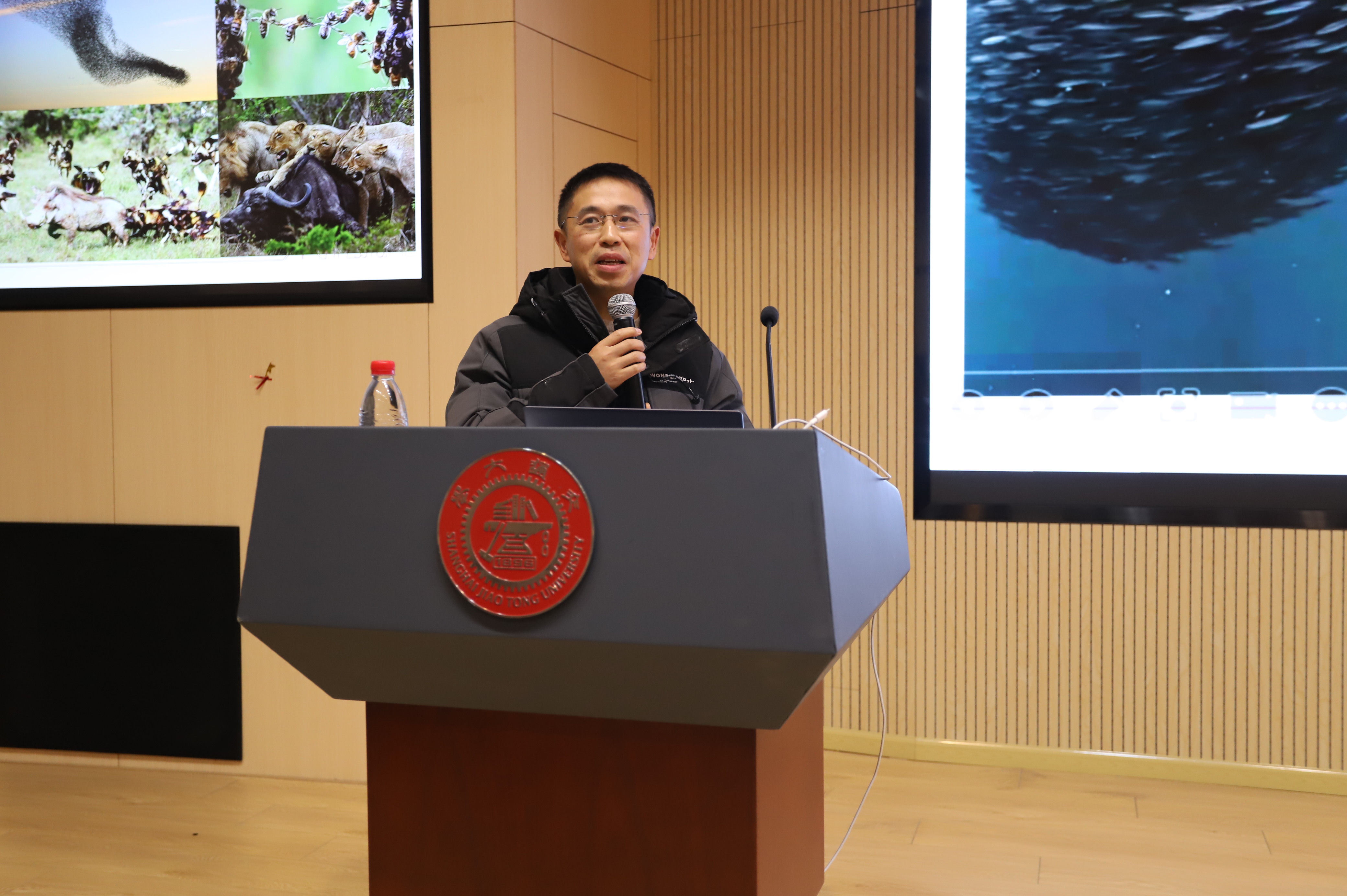 圖6 董偉副教授作報告.JPG